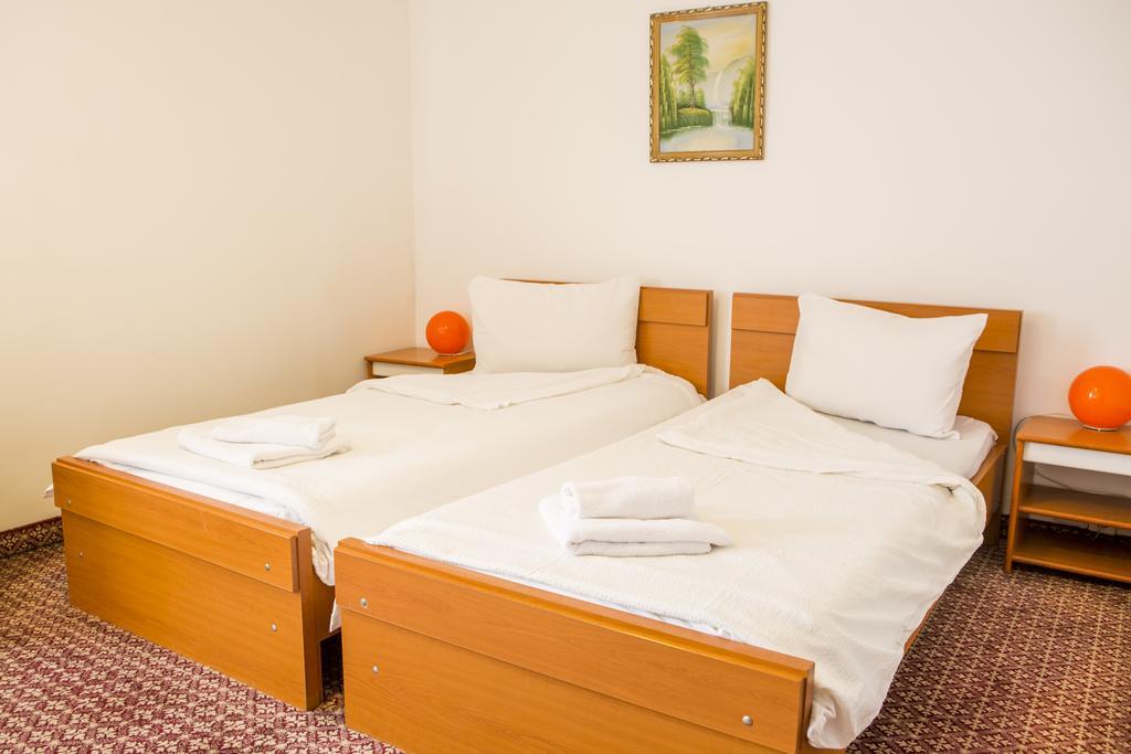 Hotel Darina Тыргу-Муреш Экстерьер фото
